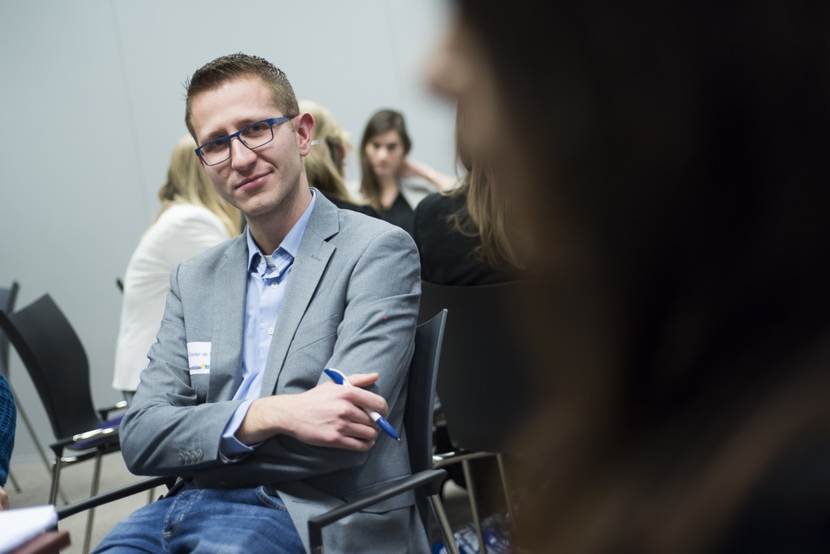 Hans-Dieter tijdens speeddatesessie Meet & Greet EU-traineeships