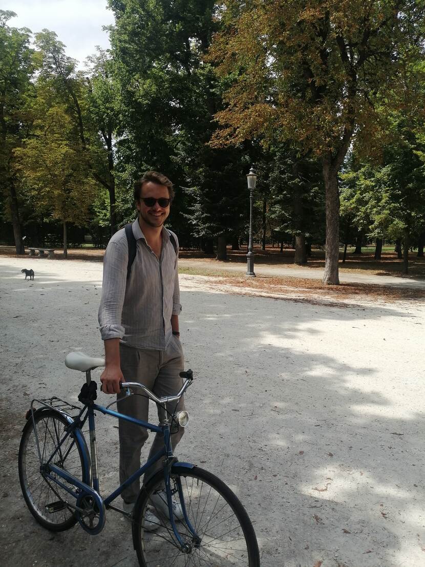 EFSA trainee in een italiaans park